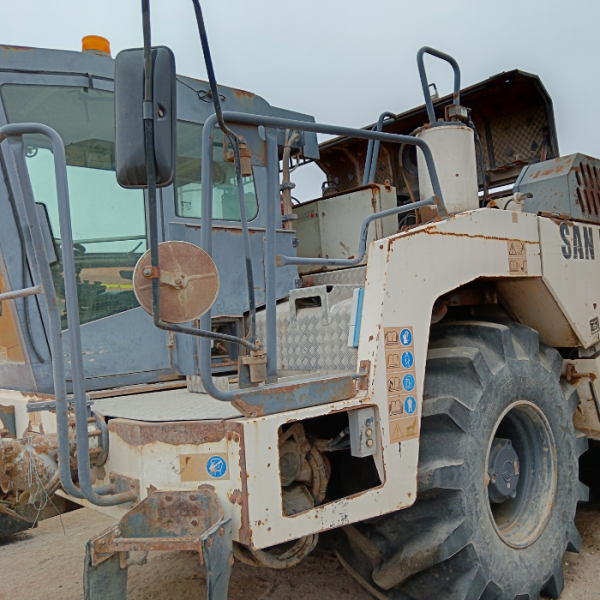 RECICLADORA DE SUELO WIRTGEN WR2400 - Imagen 4