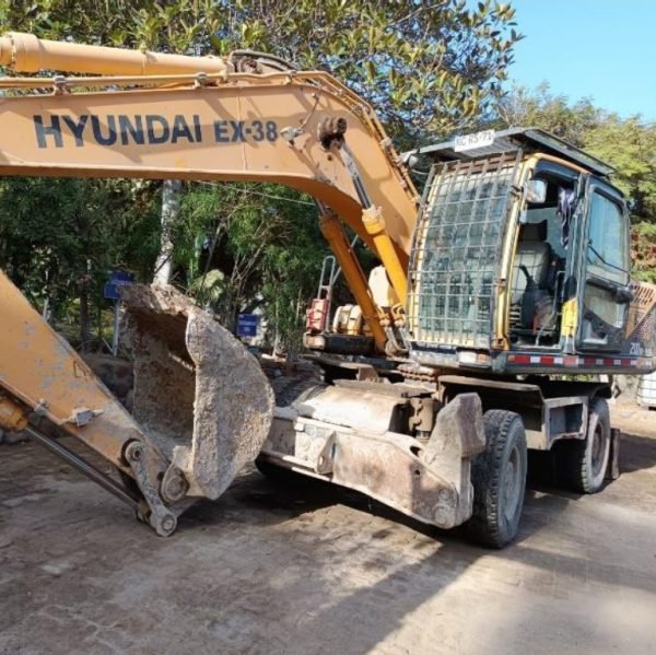 EXCAVADORA HYUNDAI ROBEX 2018