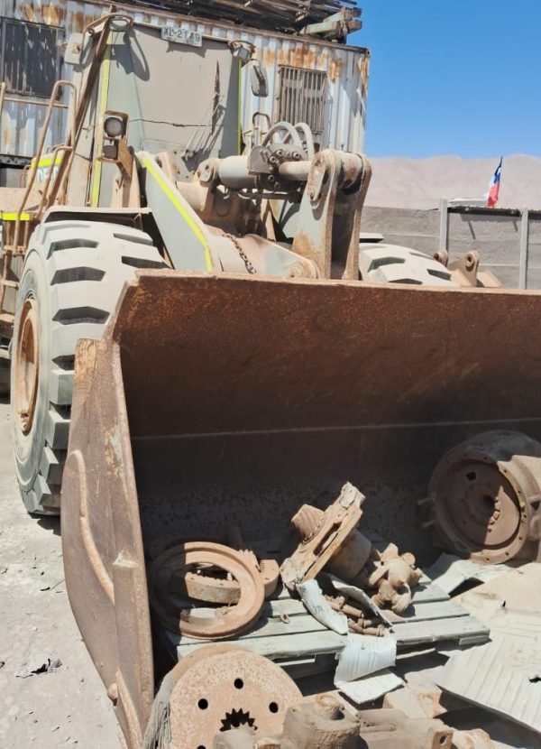 CARGADOR FRONTAL JHON DEERE 744J AÑO 2004